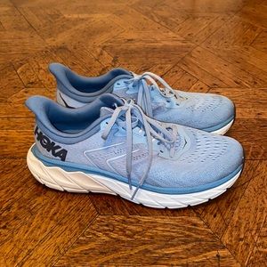 Hoka Arahi 5 size 8